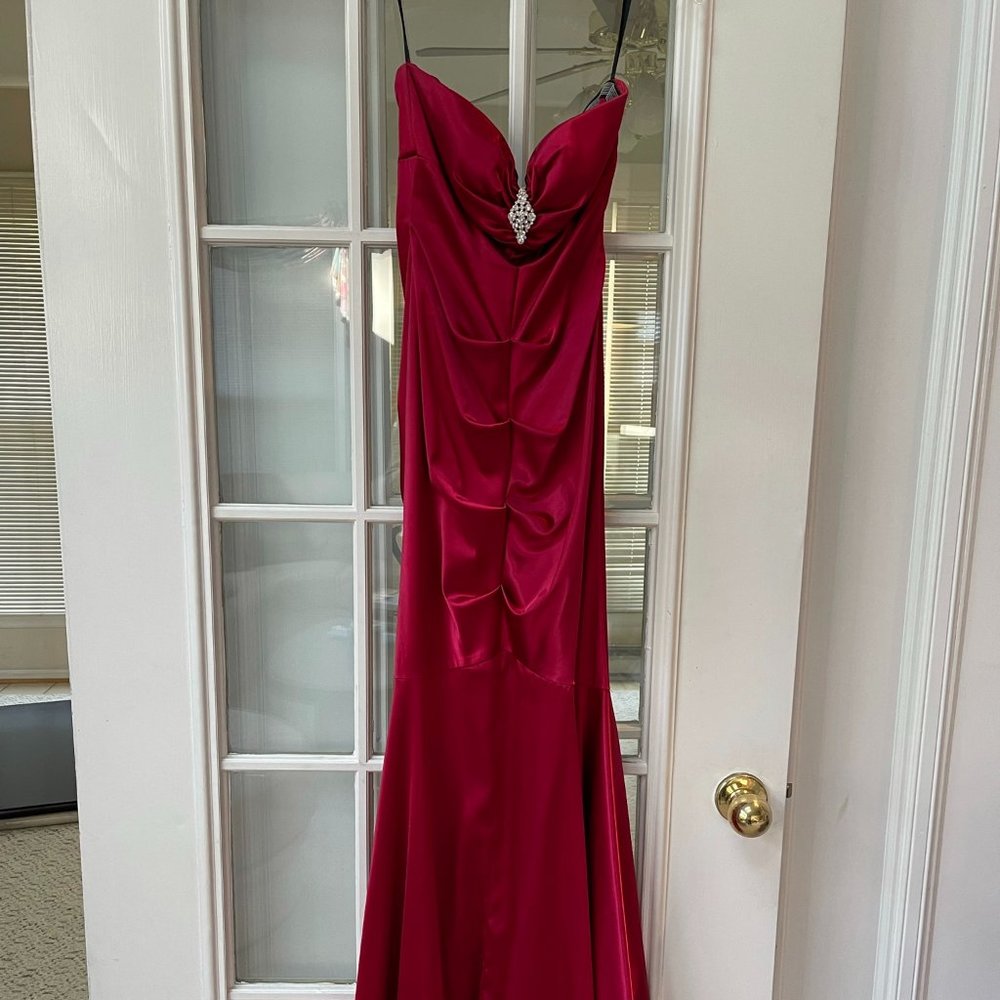 Red mermaid style strapless evening gown/dress